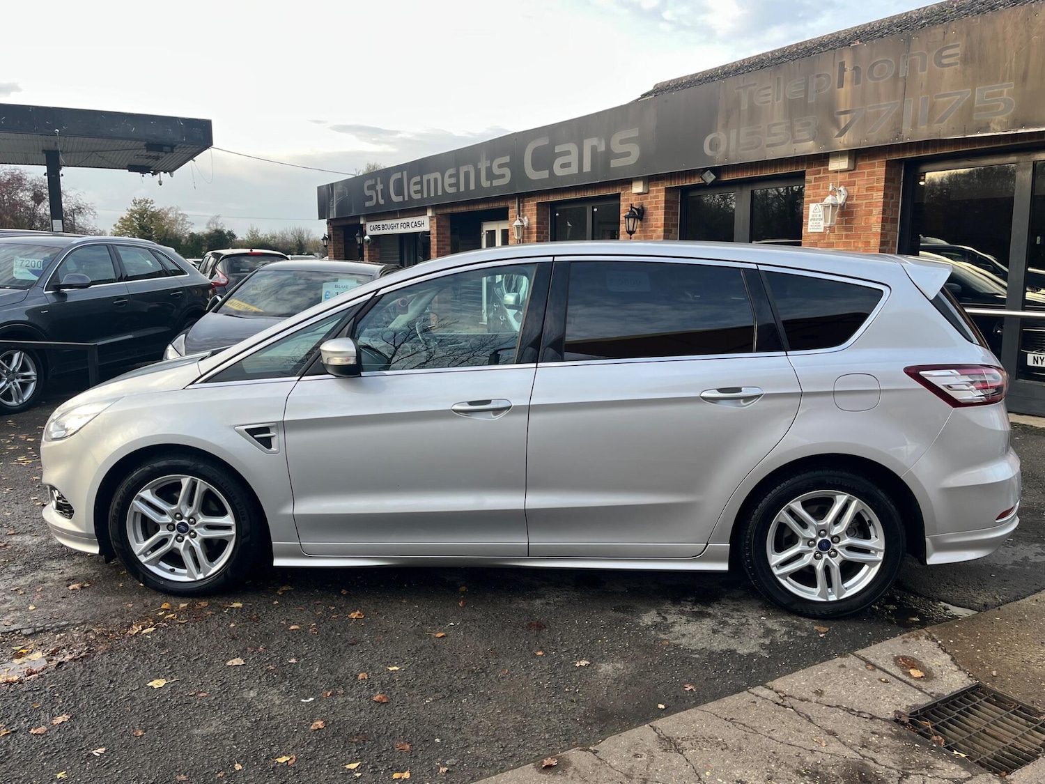 Used Ford S-Max 2017 for sale - 76619946: Photo 4