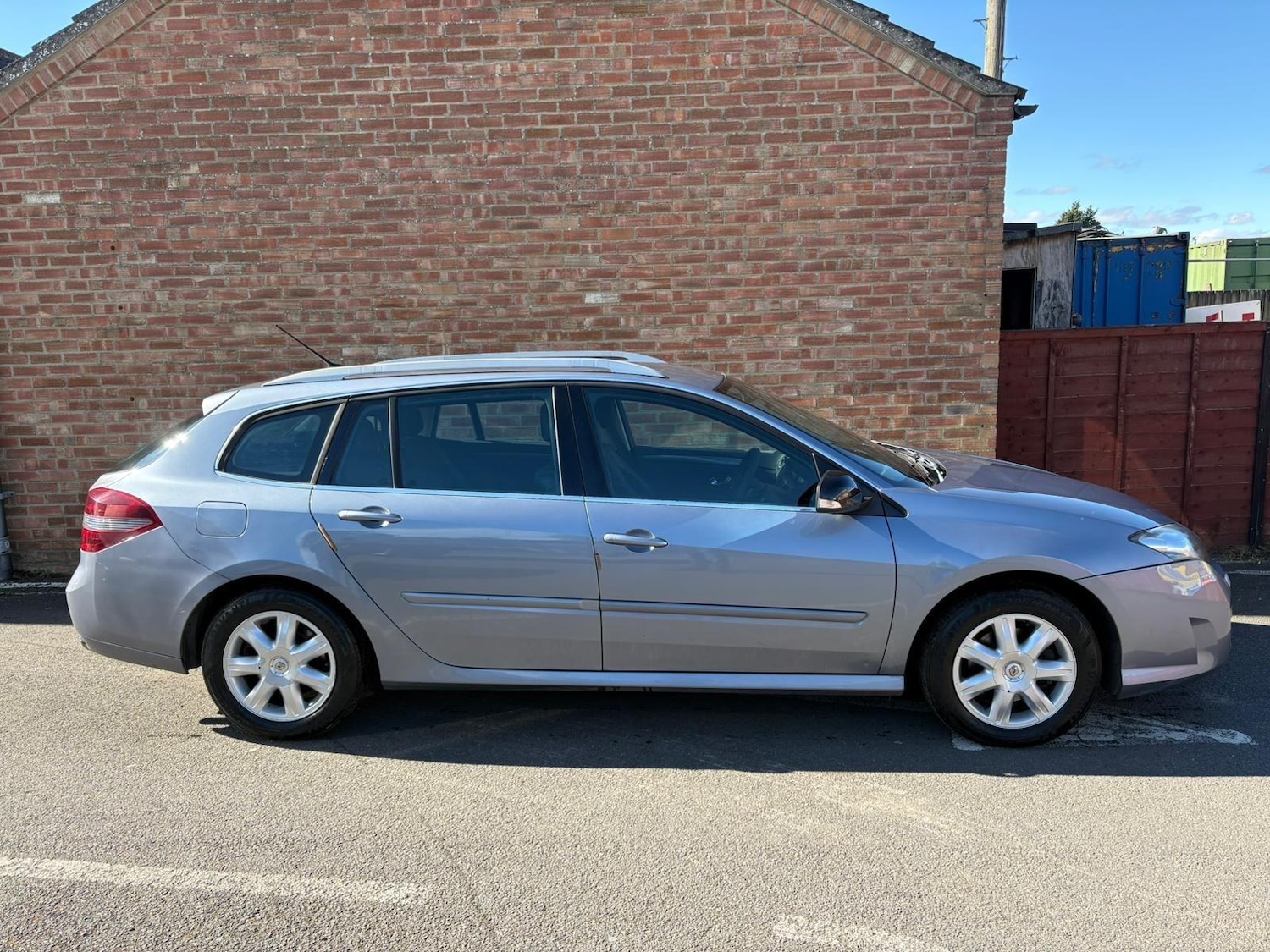 Used Renault Laguna 2010 for sale - 77898531: Photo 4