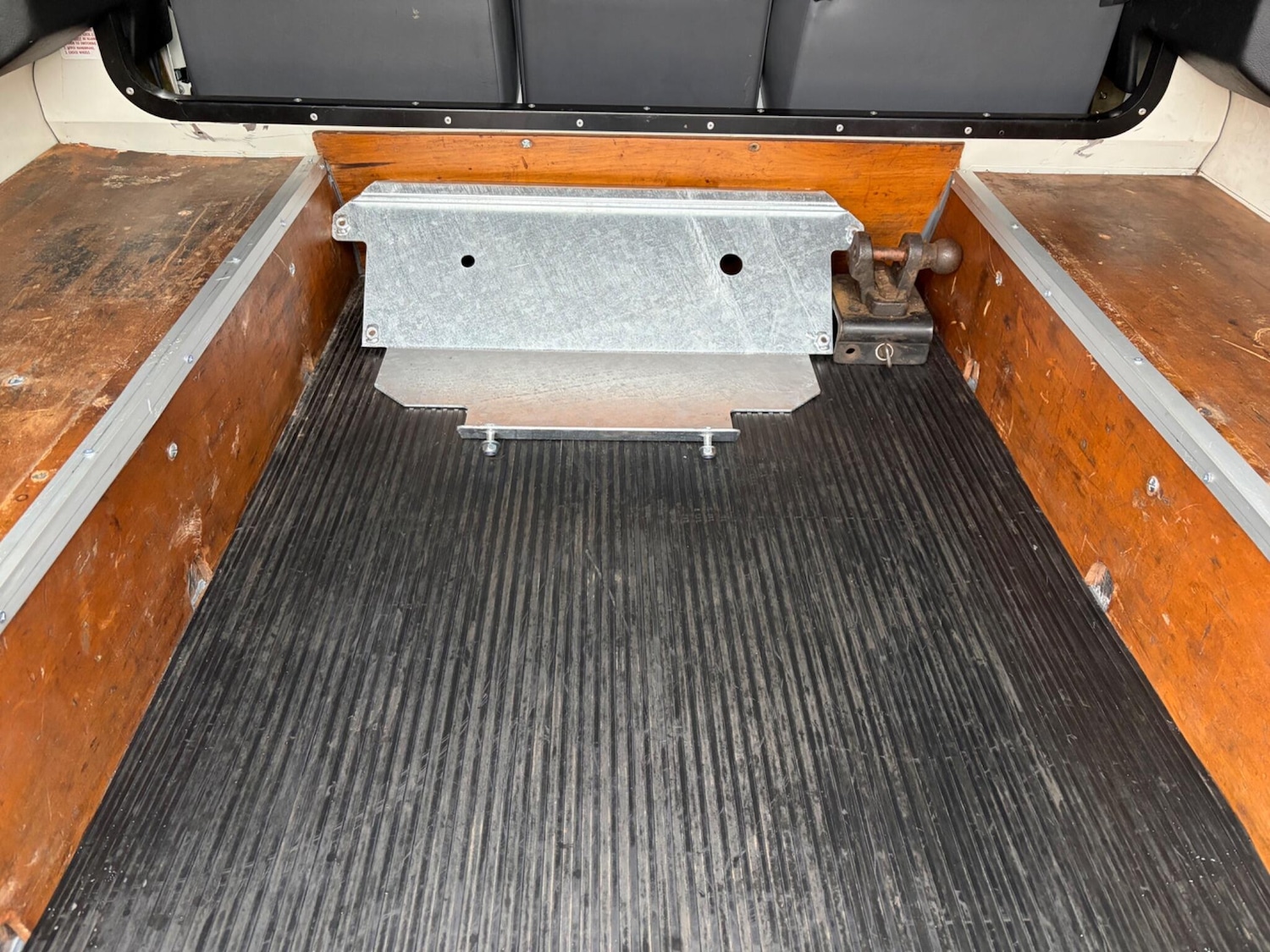 Used Land Rover Defender 90 2004 for sale - 77331119: Photo 11