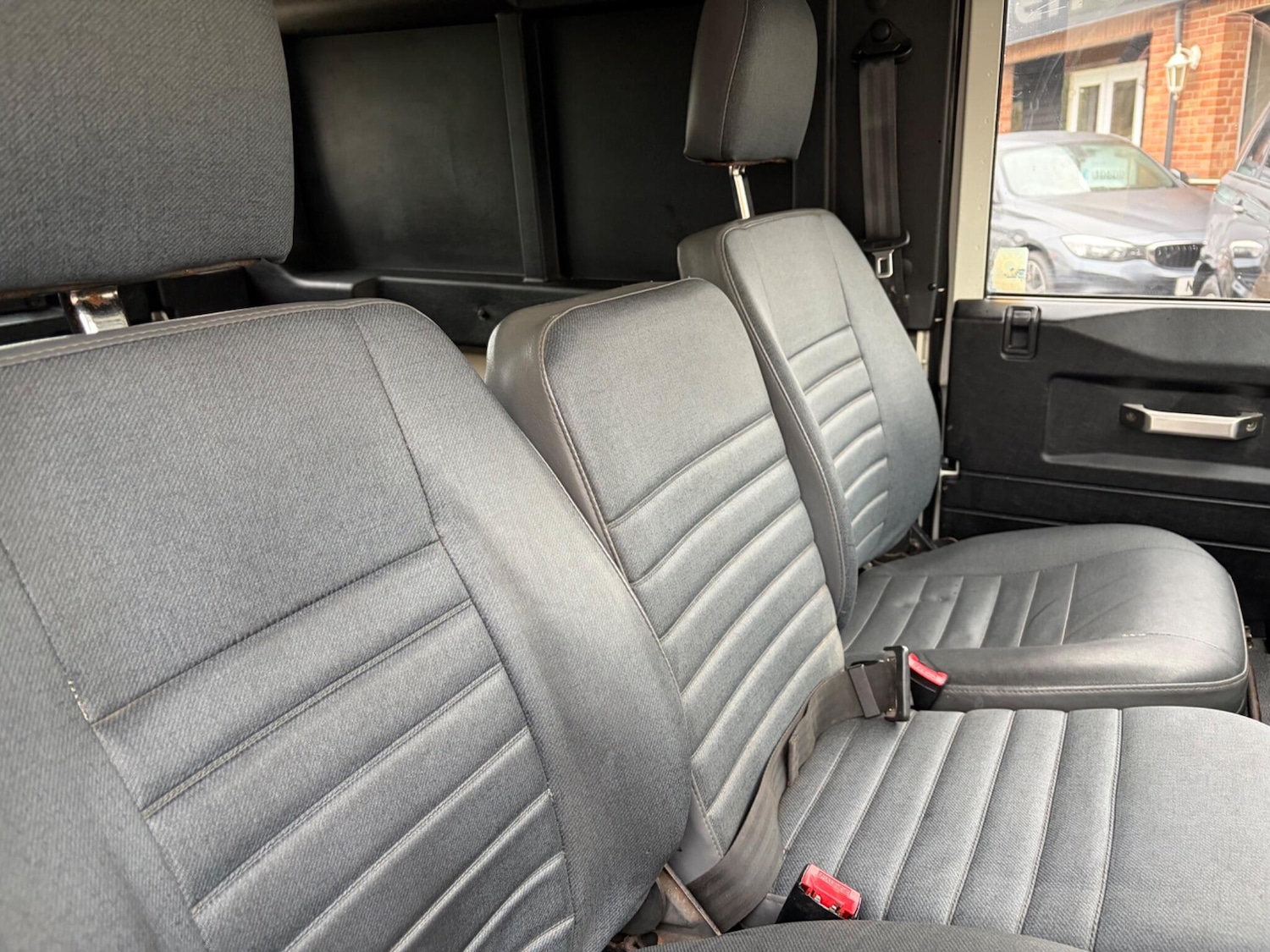 Used Land Rover Defender 90 2004 for sale - 77331119: Photo 15