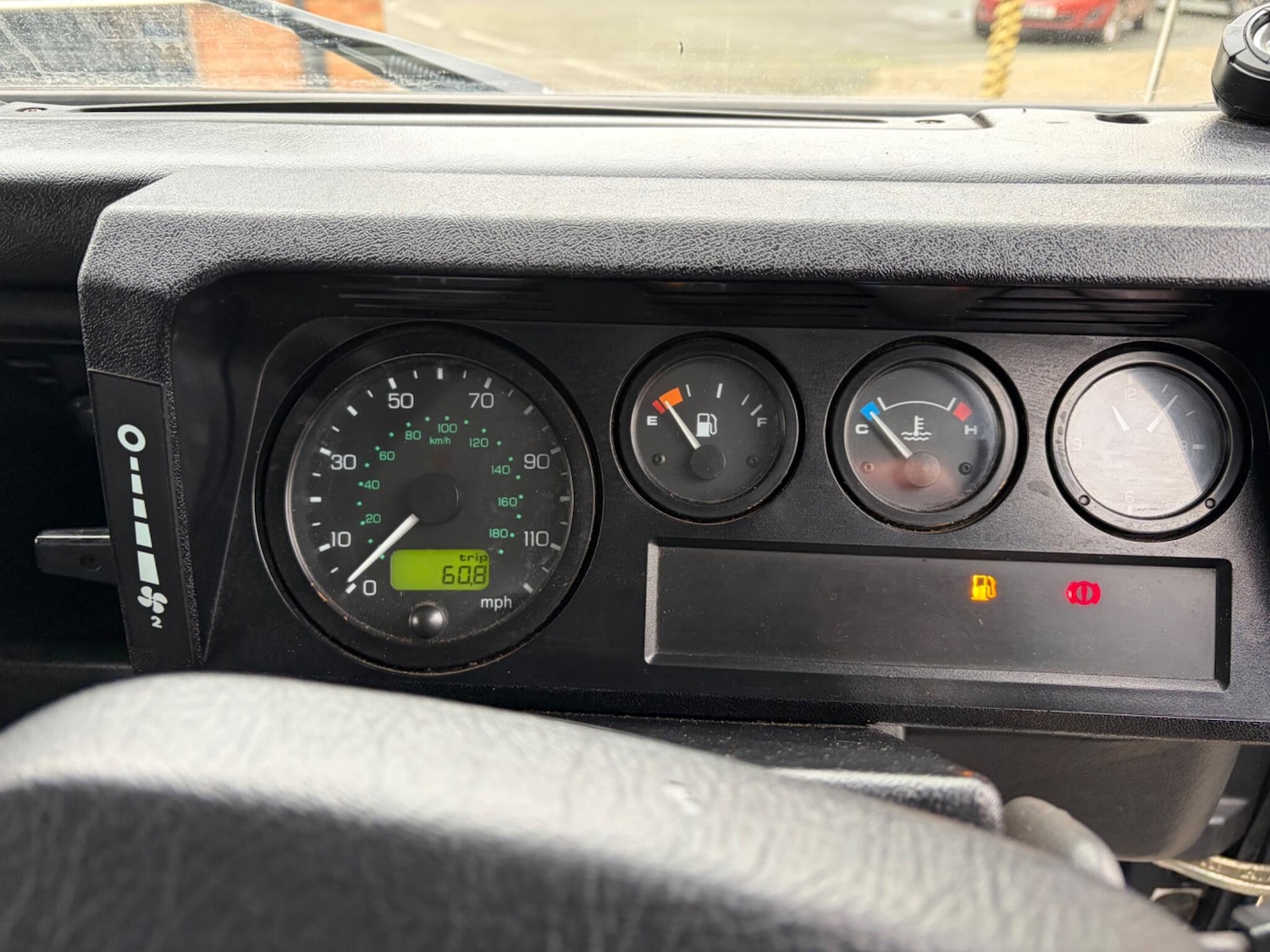 Used Land Rover Defender 90 2004 for sale - 77331119: Photo 16