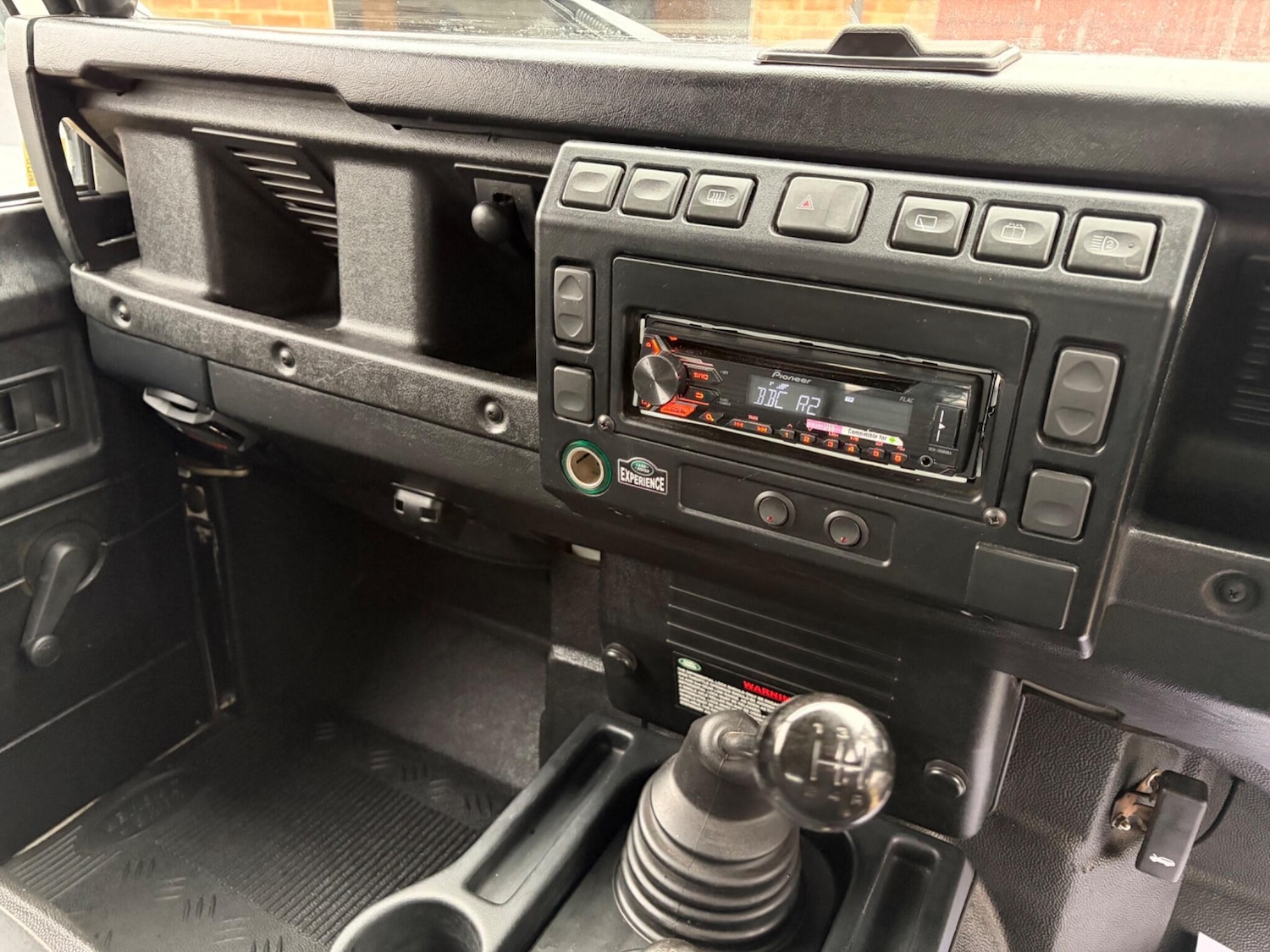 Used Land Rover Defender 90 2004 for sale - 77331119: Photo 17