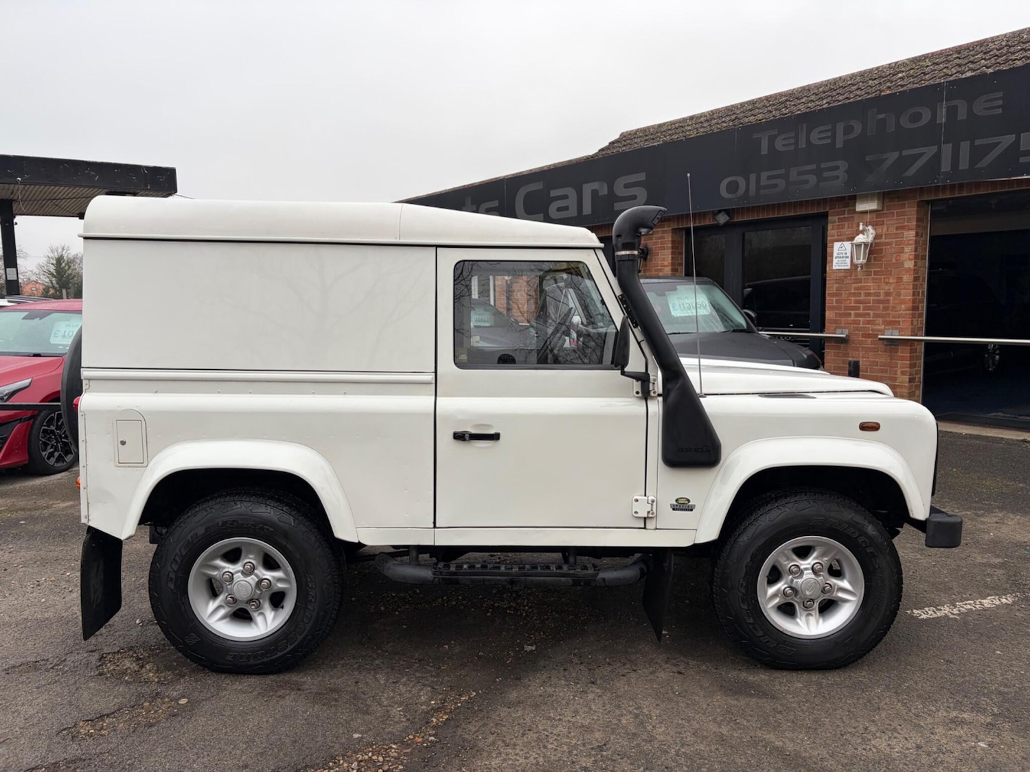 Used Land Rover Defender 90 2004 for sale - 77331119: Photo 2