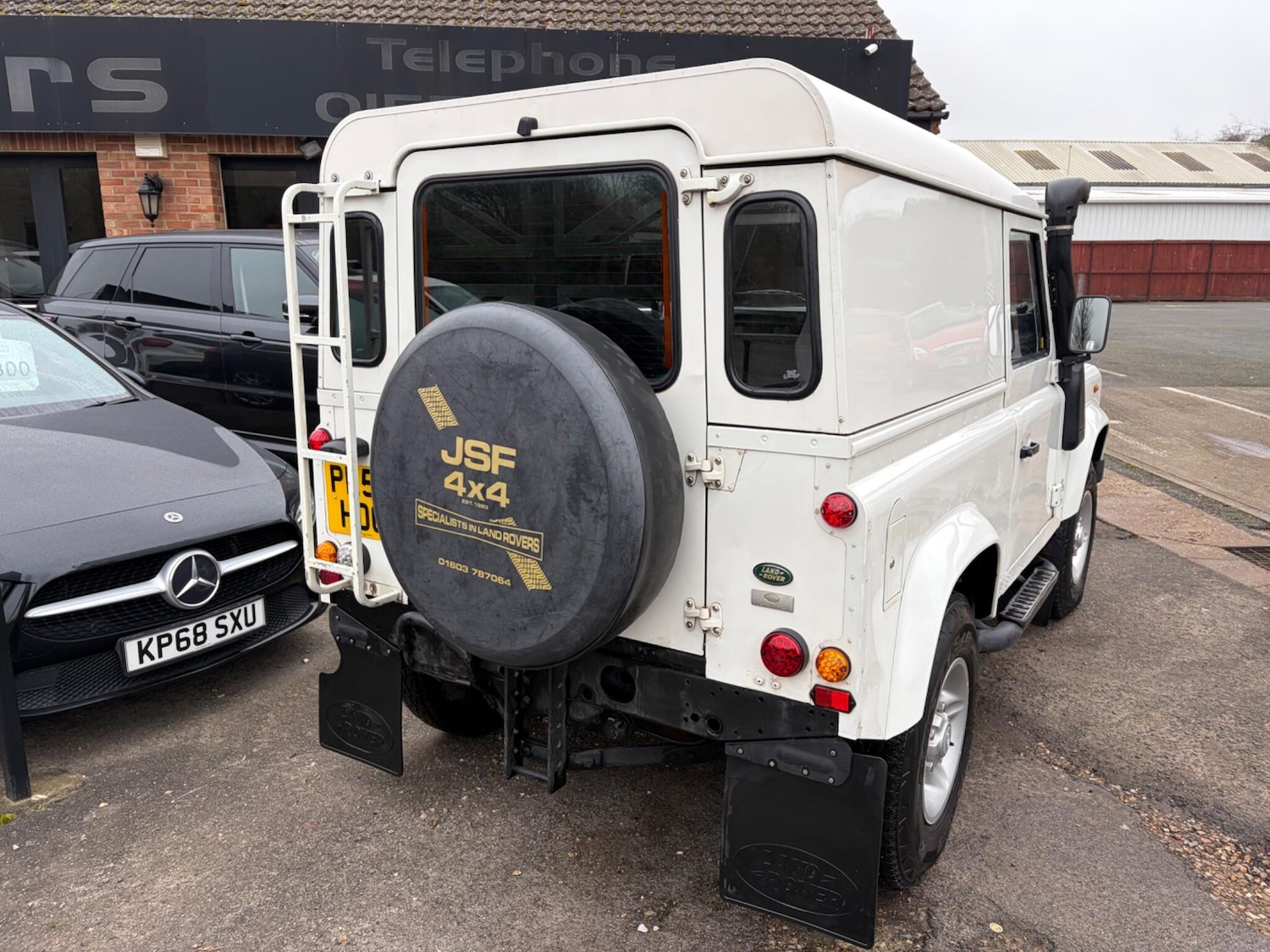 Used Land Rover Defender 90 2004 for sale - 77331119: Photo 5