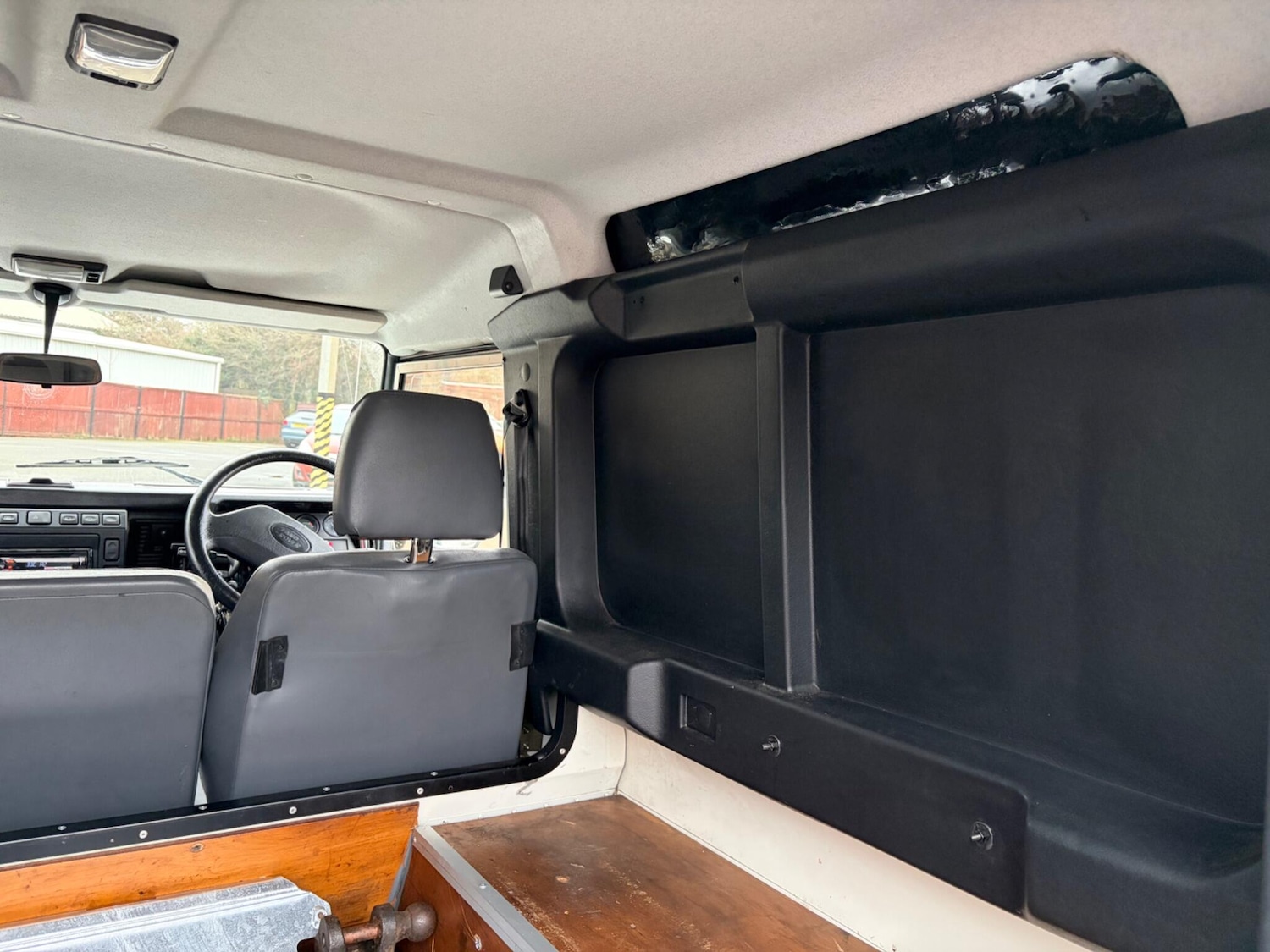 Used Land Rover Defender 90 2004 for sale - 77331119: Photo 9