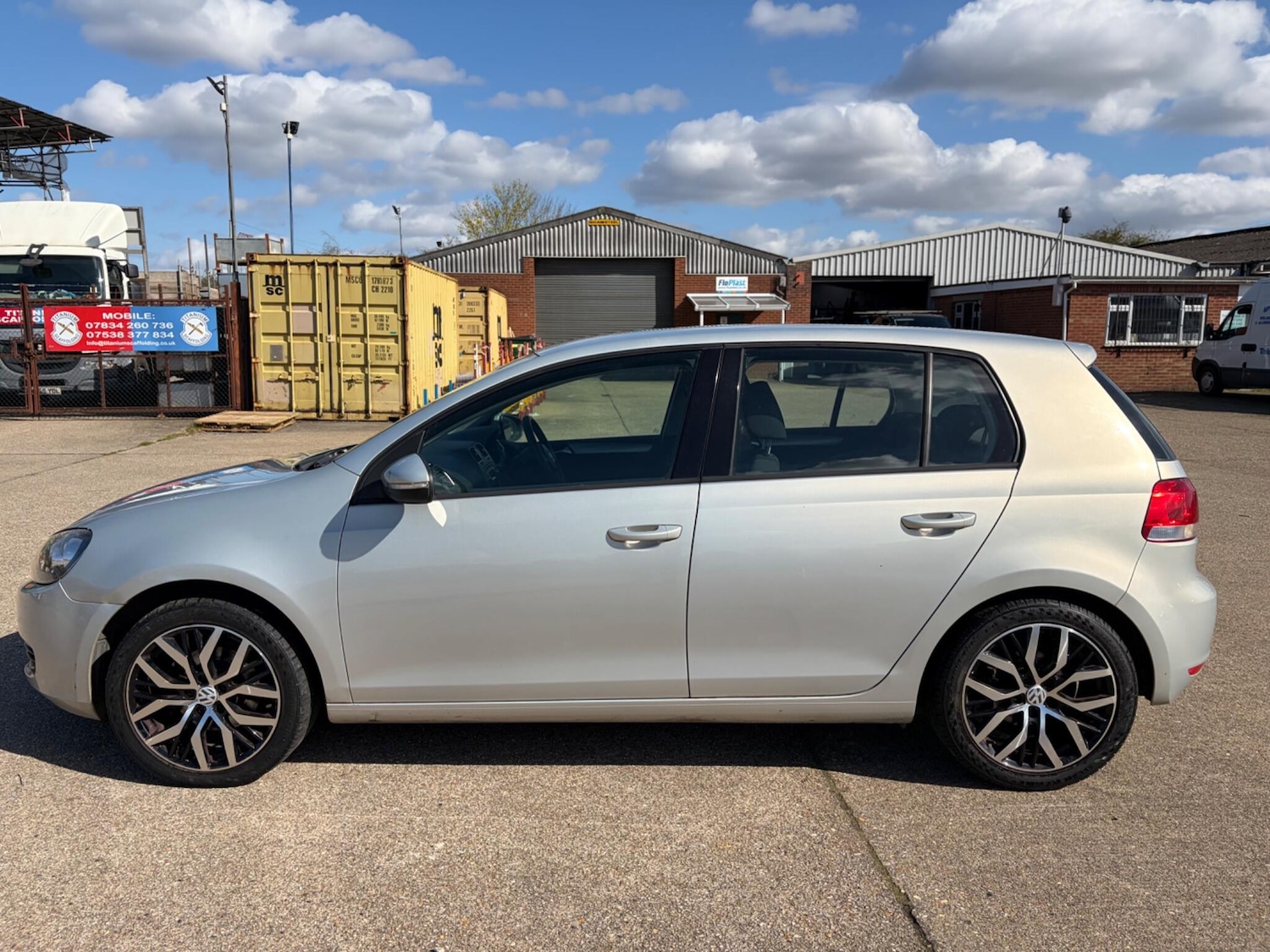 Used Volkswagen Golf 2009 for sale - 78170466: Photo 5