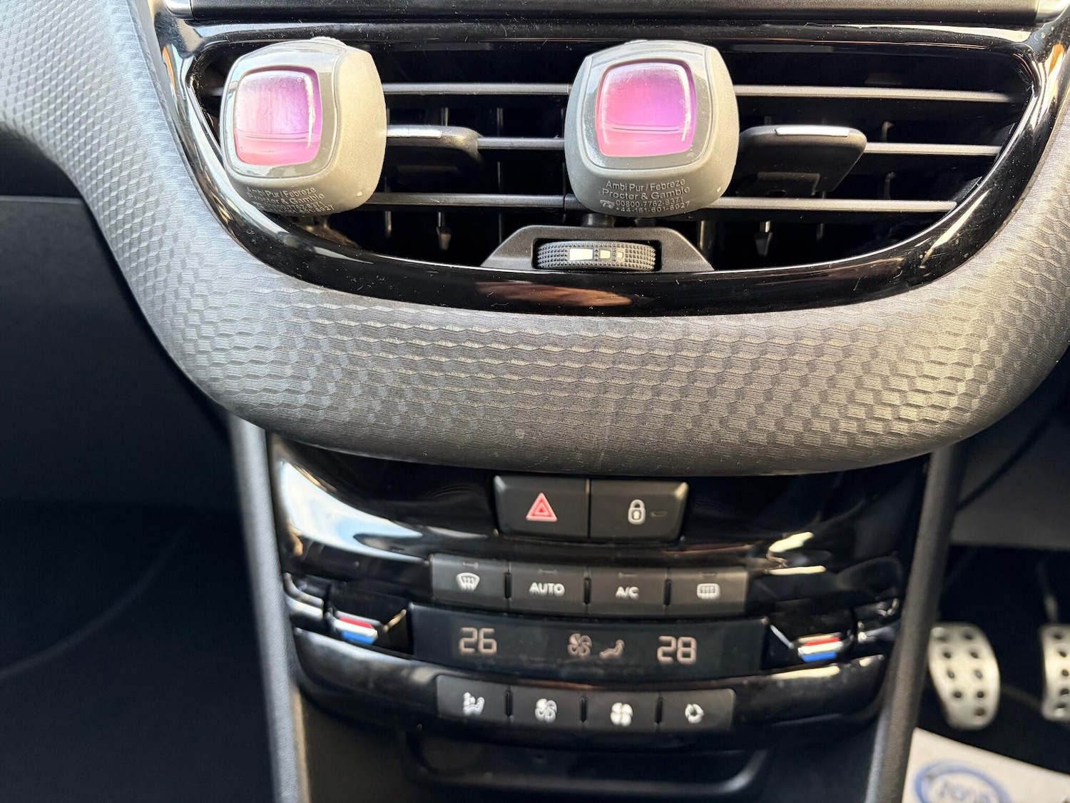 Used Peugeot 208 2016 for sale - 76702270: Photo 19