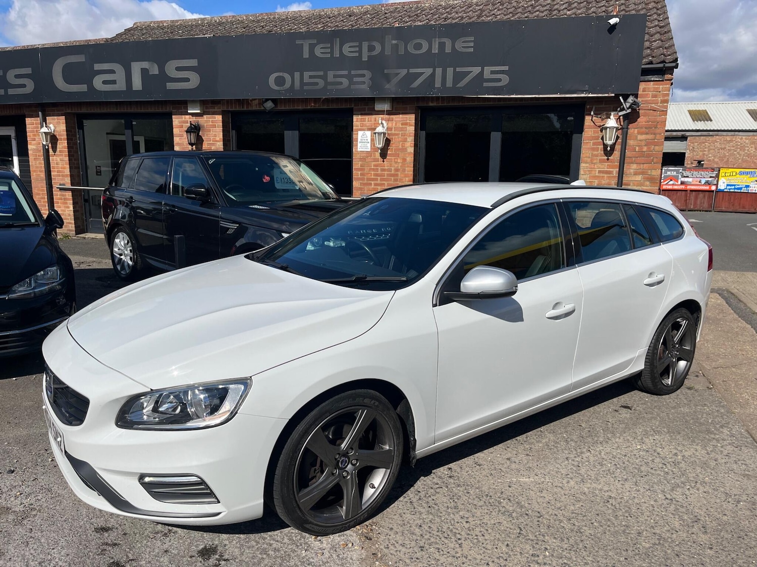 Used Volvo V60 2014 for sale - 76644982: Photo 15