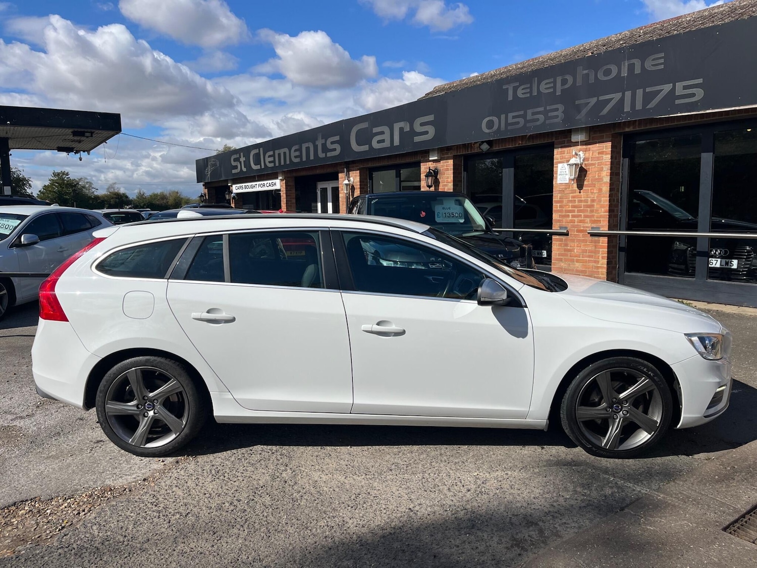 Used Volvo V60 2014 for sale - 76644982: Photo 2