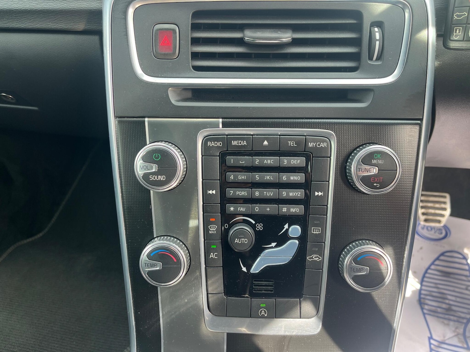 Used Volvo V60 2014 for sale - 76644982: Photo 20