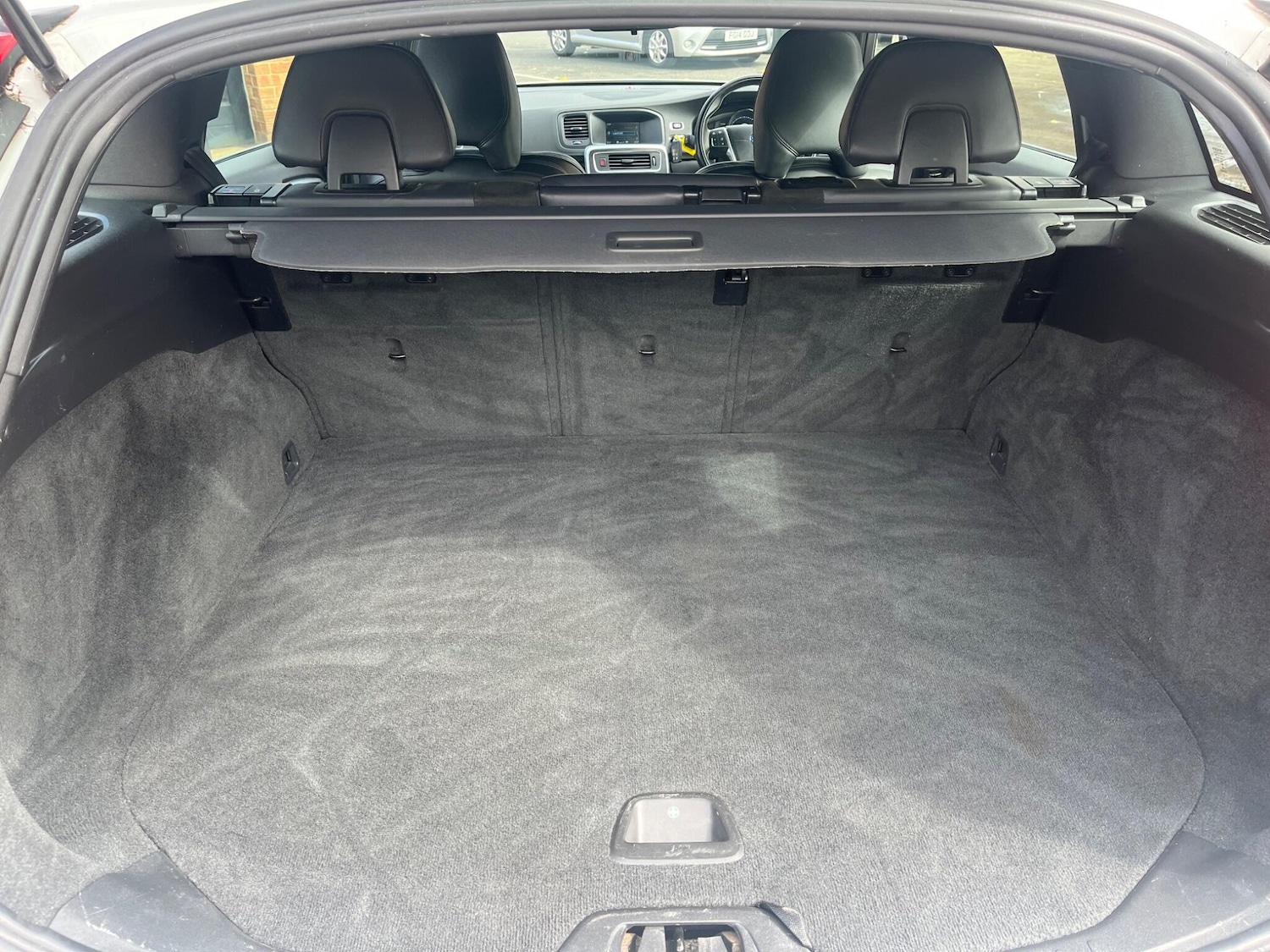 Used Volvo V60 2014 for sale - 76644982: Photo 25