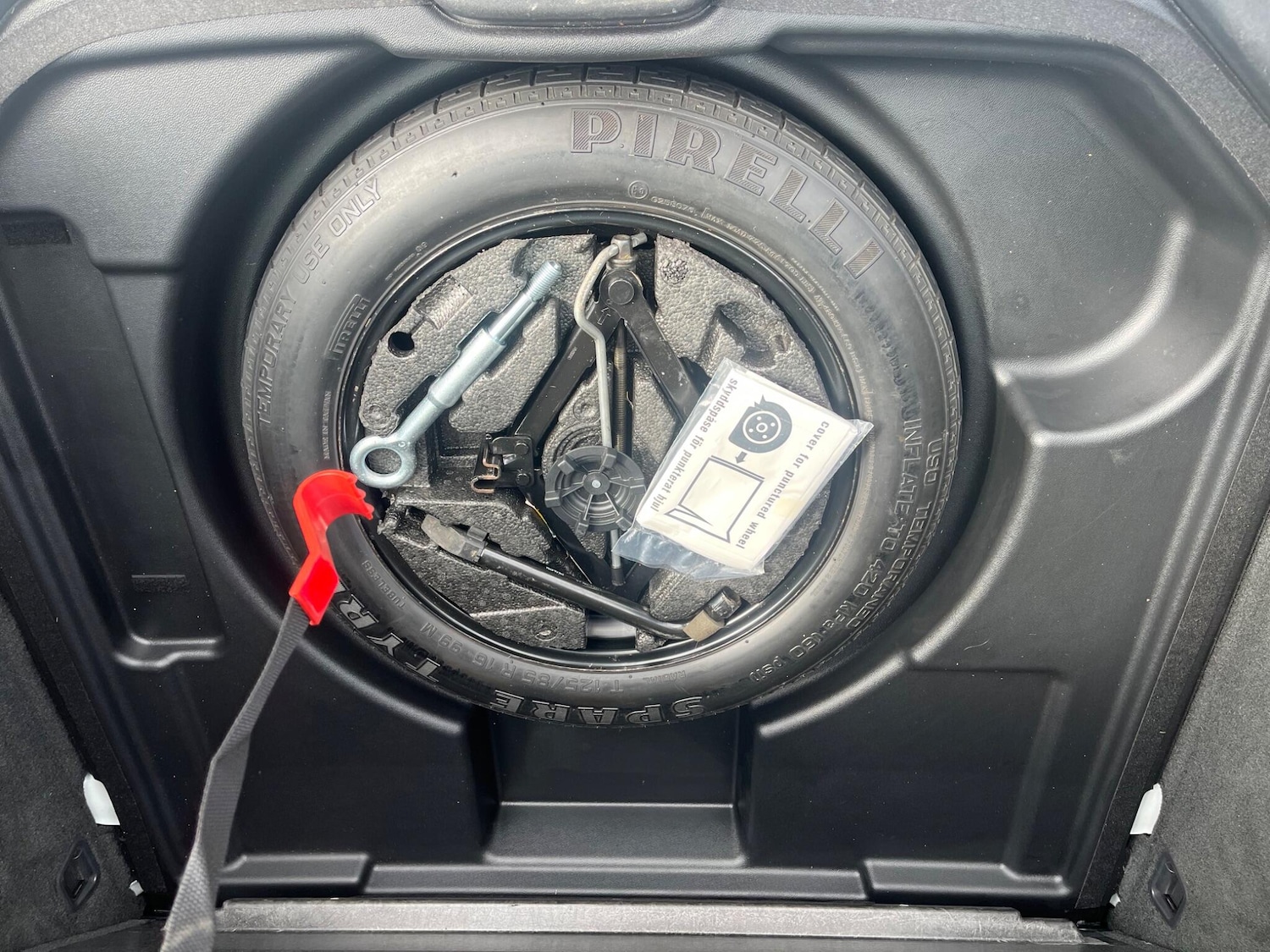 Used Volvo V60 2014 for sale - 76644982: Photo 26