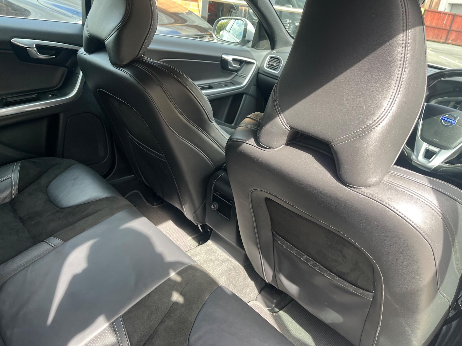 Used Volvo V60 2014 for sale - 76644982: Photo 27