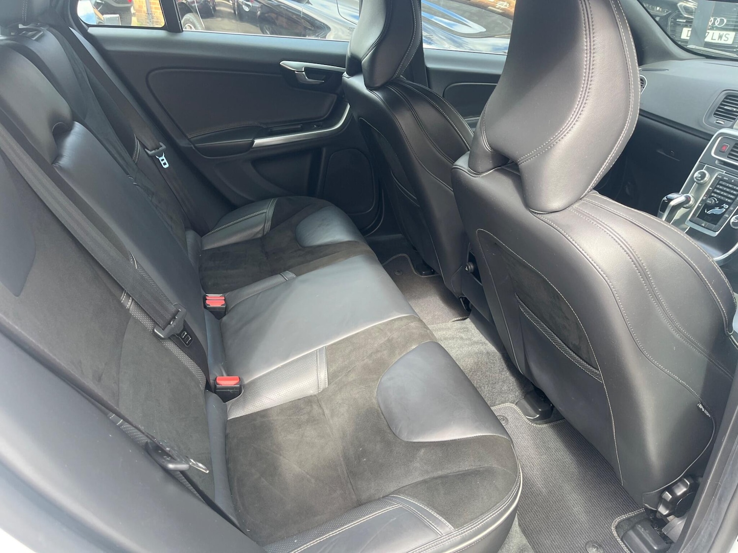 Used Volvo V60 2014 for sale - 76644982: Photo 29