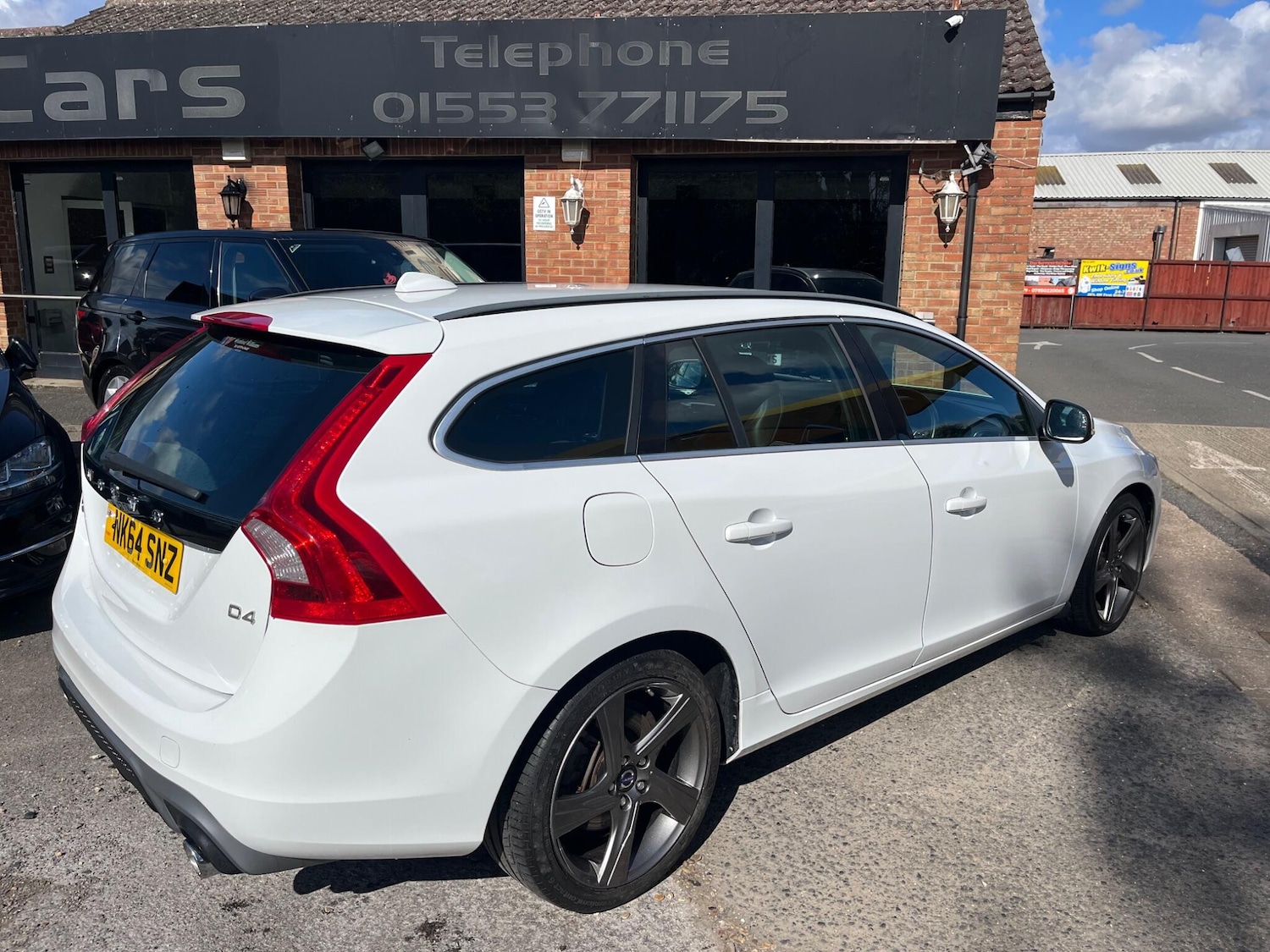 Used Volvo V60 2014 for sale - 76644982: Photo 3