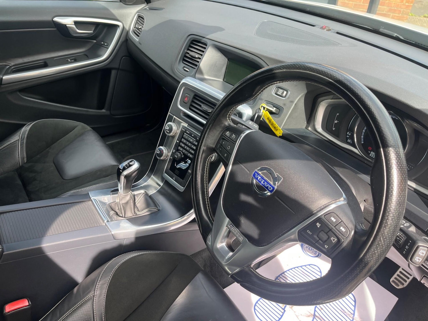 Used Volvo V60 2014 for sale - 76644982: Photo 30