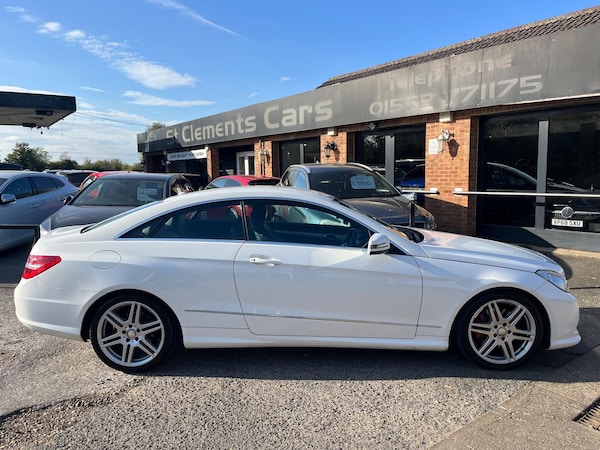 Used Mercedes-Benz E-Class 2012 for sale - 76122436: Photo 2