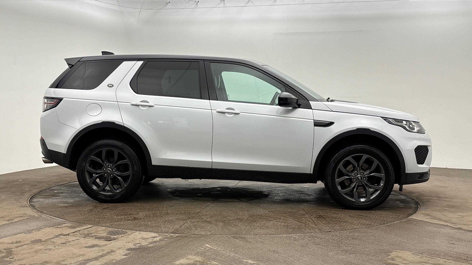 Used Land Rover Discovery Sport for sale - 78141377: Photo 2