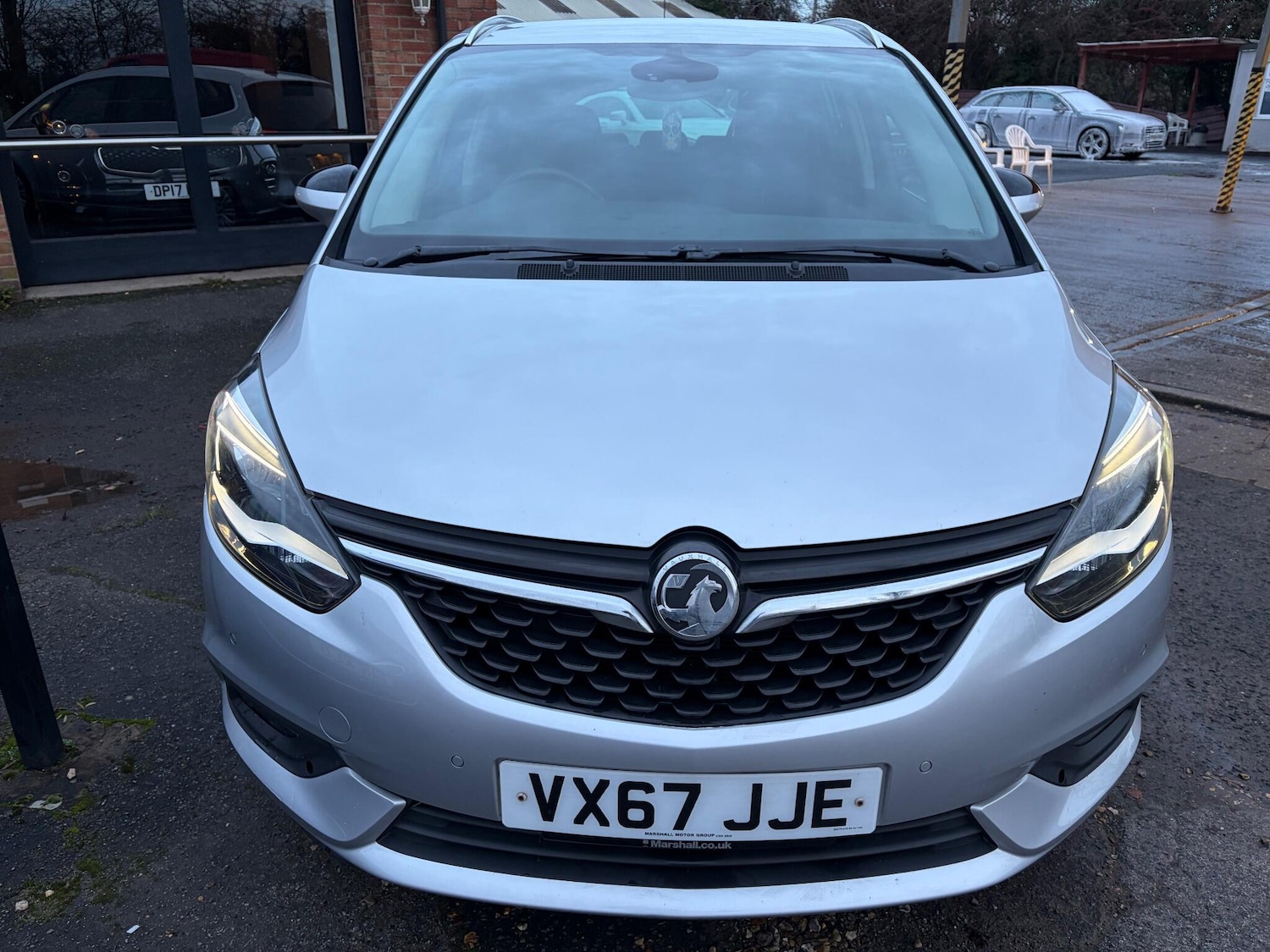 Used Vauxhall Zafira 2017 for sale - 76912704: Photo 2