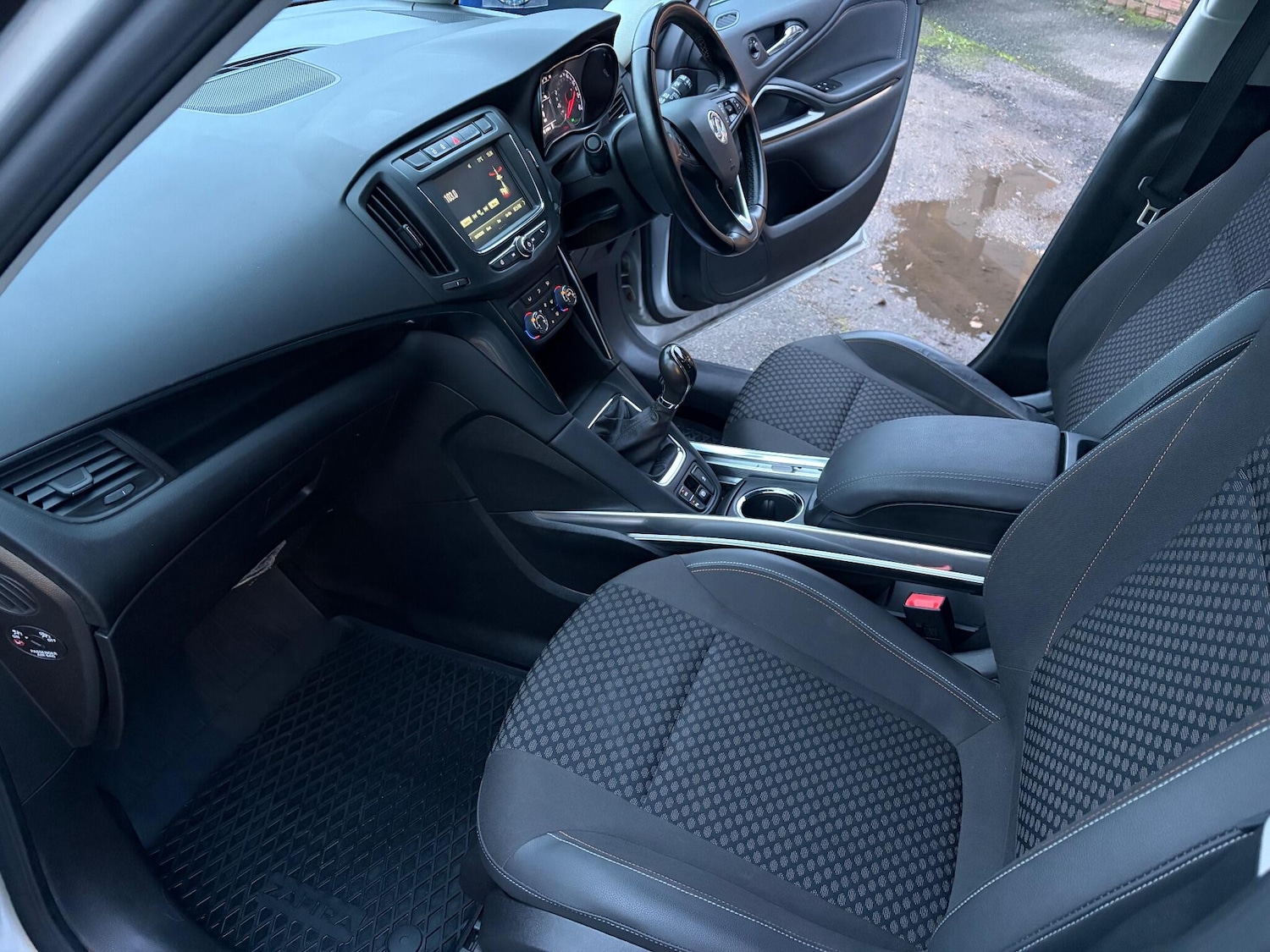 Used Vauxhall Zafira 2017 for sale - 76912704: Photo 31