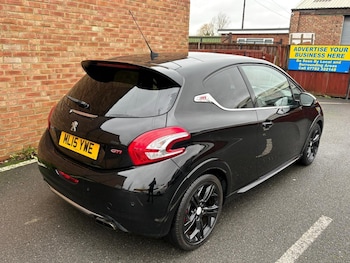 Used Peugeot 208 2015 for sale - 78231407: Photo