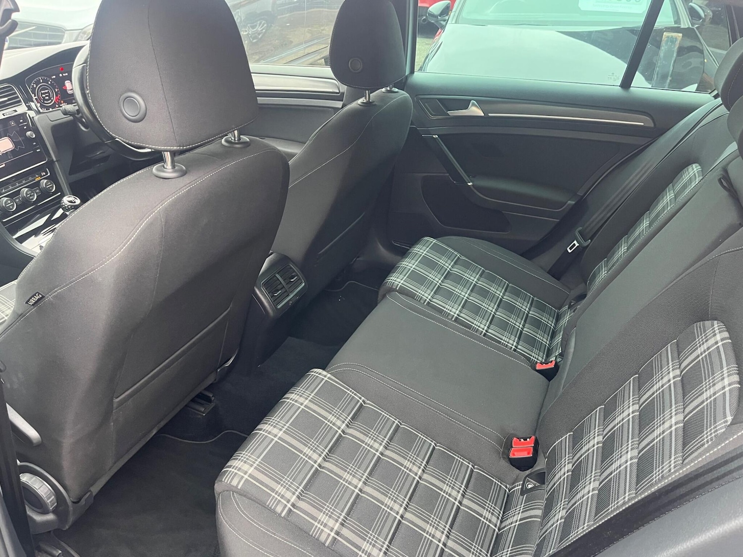 Used Volkswagen Golf 2017 for sale - 76336973: Photo 32