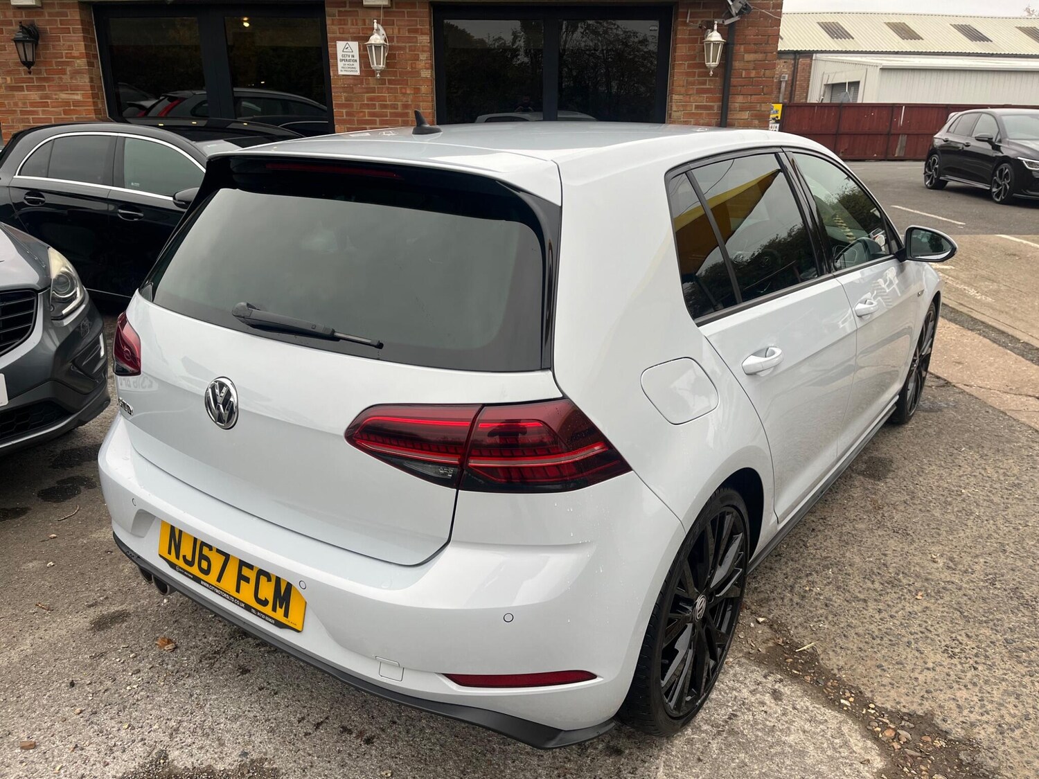 Used Volkswagen Golf 2017 for sale - 76336973: Photo 5