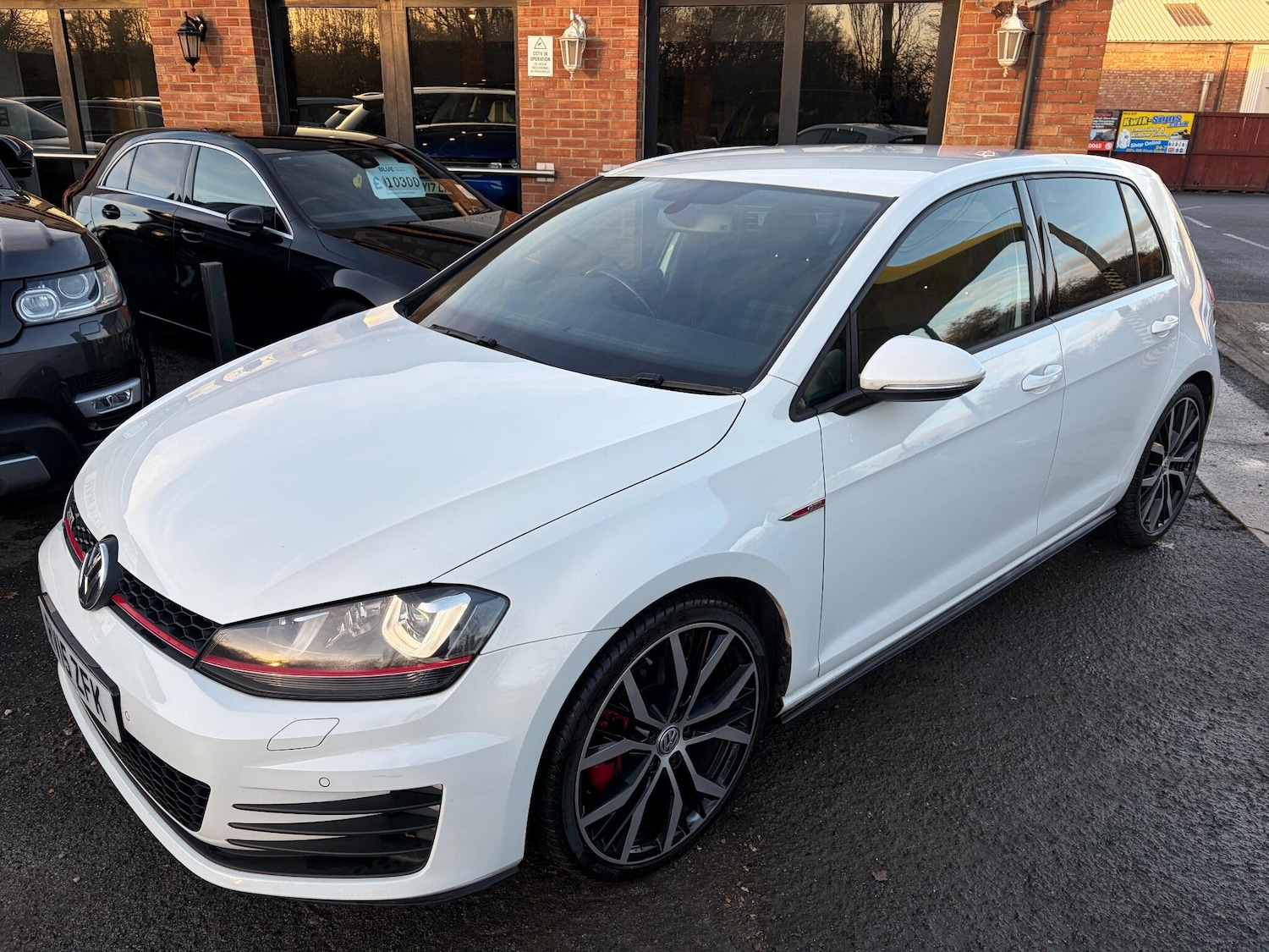 Used Volkswagen Golf 2015 for sale - 77119755: Photo 2