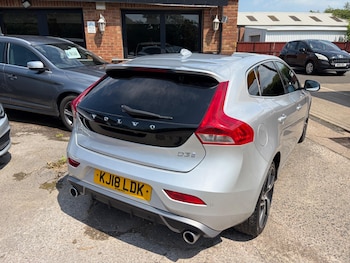 Used Volvo V40 2018 for sale - 79018460: Photo
