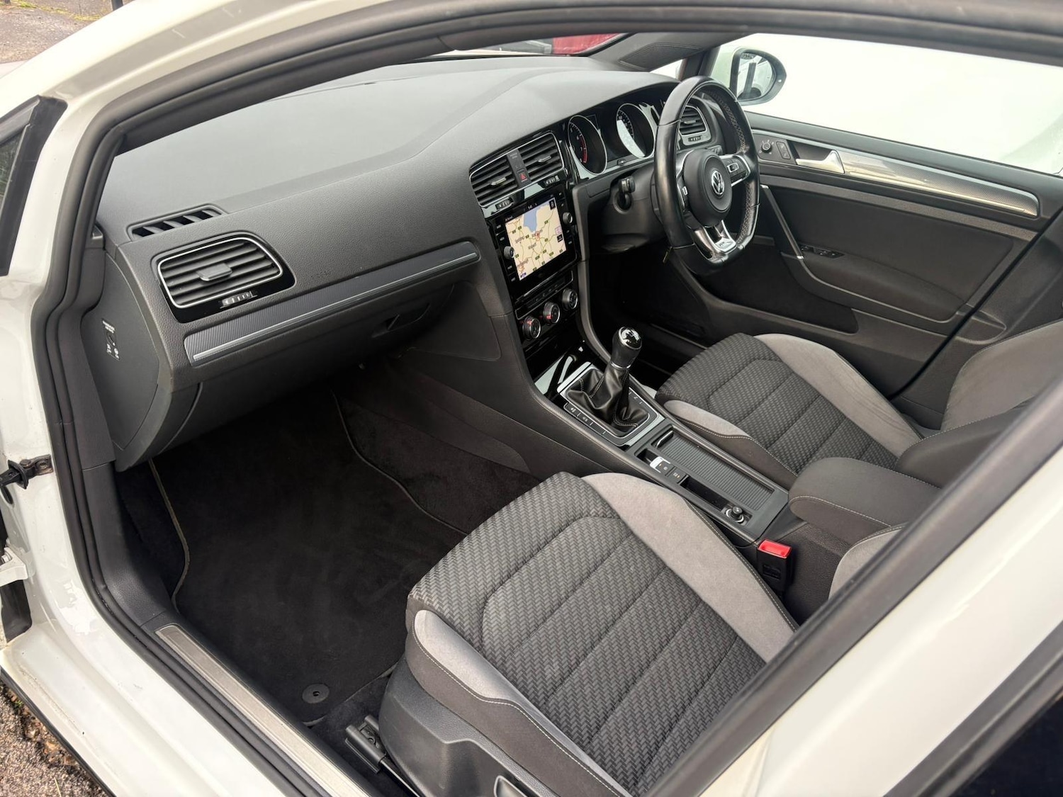 Used Volkswagen Golf 2018 for sale - 77029205: Photo 18