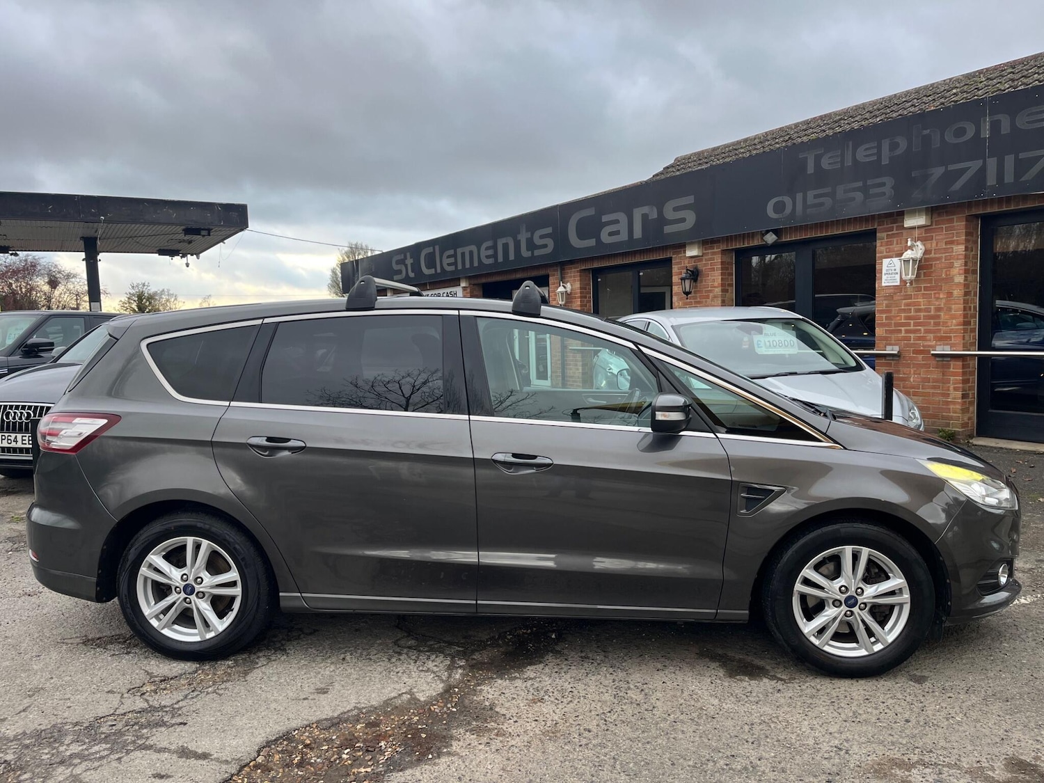 Used Ford S-Max 2016 for sale - 76645575: Photo 2