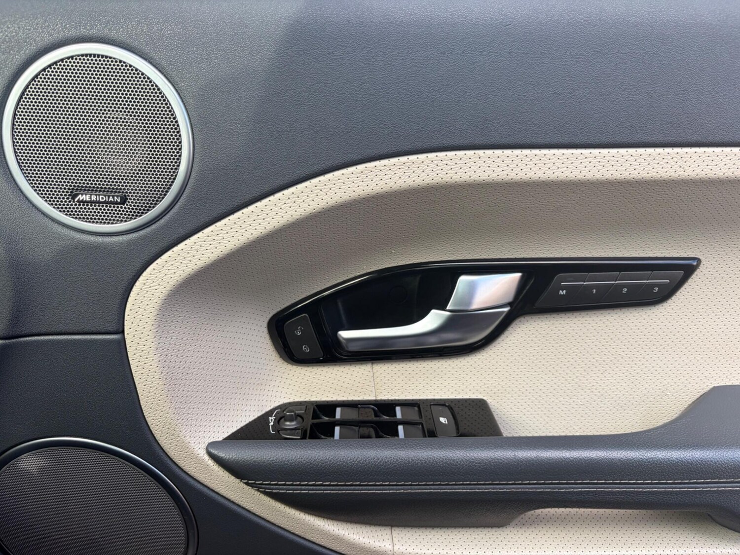 Used Land Rover Range Rover Evoque 2015 for sale - 78058036: Photo 24