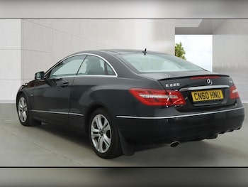 Used Mercedes-Benz E Class 2010 for sale - 79590107: Photo