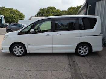 Used Nissan Serena 2014 for sale - 75511338: Photo