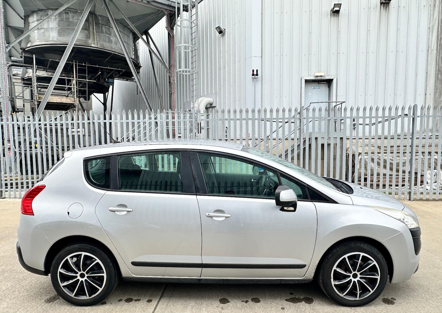 Used Peugeot 3008 2010 for sale - 77015538: Photo 10