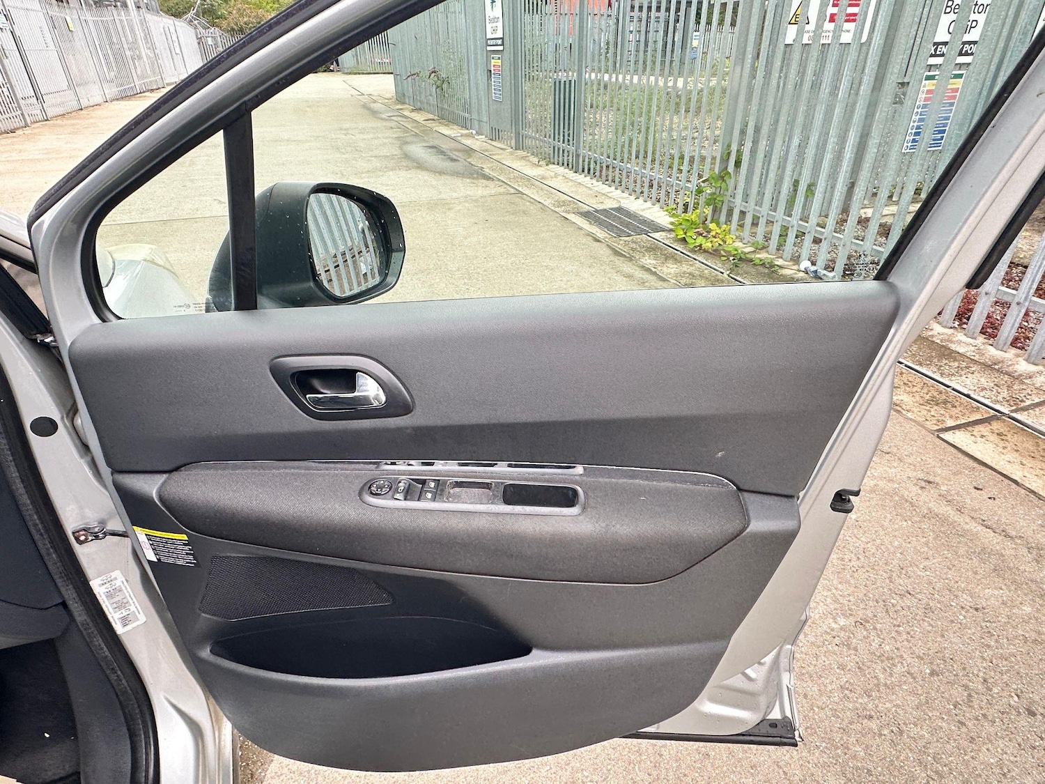 Used Peugeot 3008 2010 for sale - 77015538: Photo 26