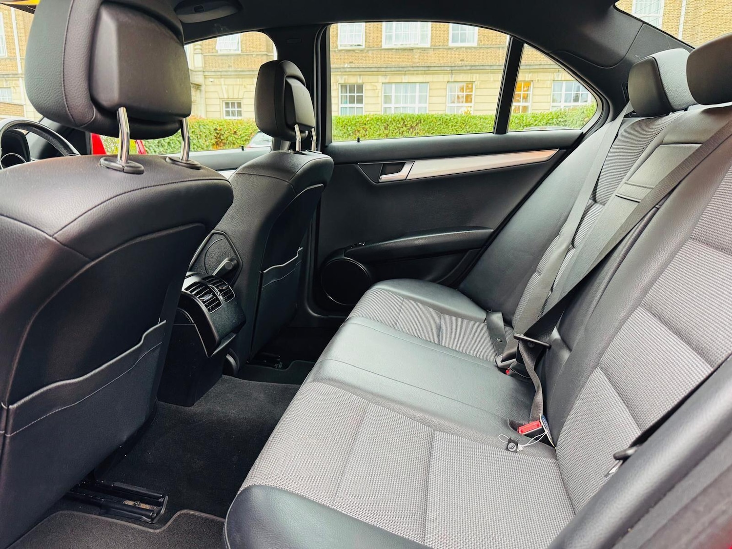 Used Mercedes-Benz C Class 2011 for sale - 76597427: Photo 15