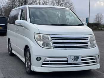 2024 (74) - 2.5 AUTO PETROL 8 SEATER FRESH IMPORT
