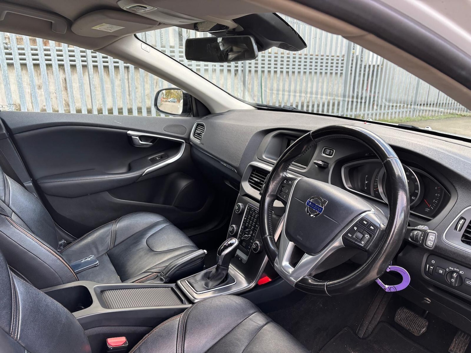 Used Volvo V40 2015 for sale - 76656946: Photo 10