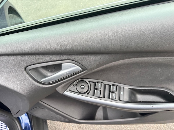 Used Ford Focus 2012 for sale - 76026709: Photo 31