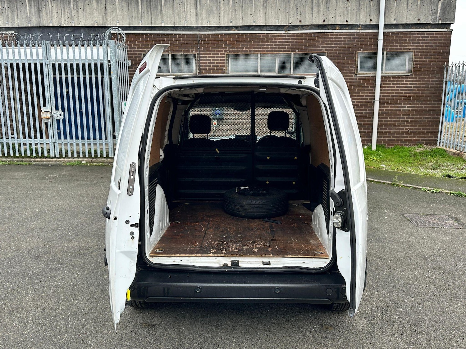 Used Peugeot Partner 2016 for sale - 76976026: Photo 9