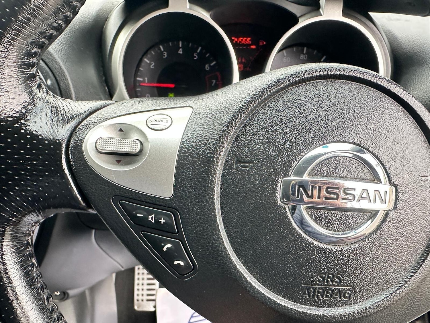 Used Nissan Juke 2011 for sale - 76976732: Photo 24