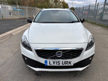 Used Volvo V40 2015 for sale - 76976714: Photo