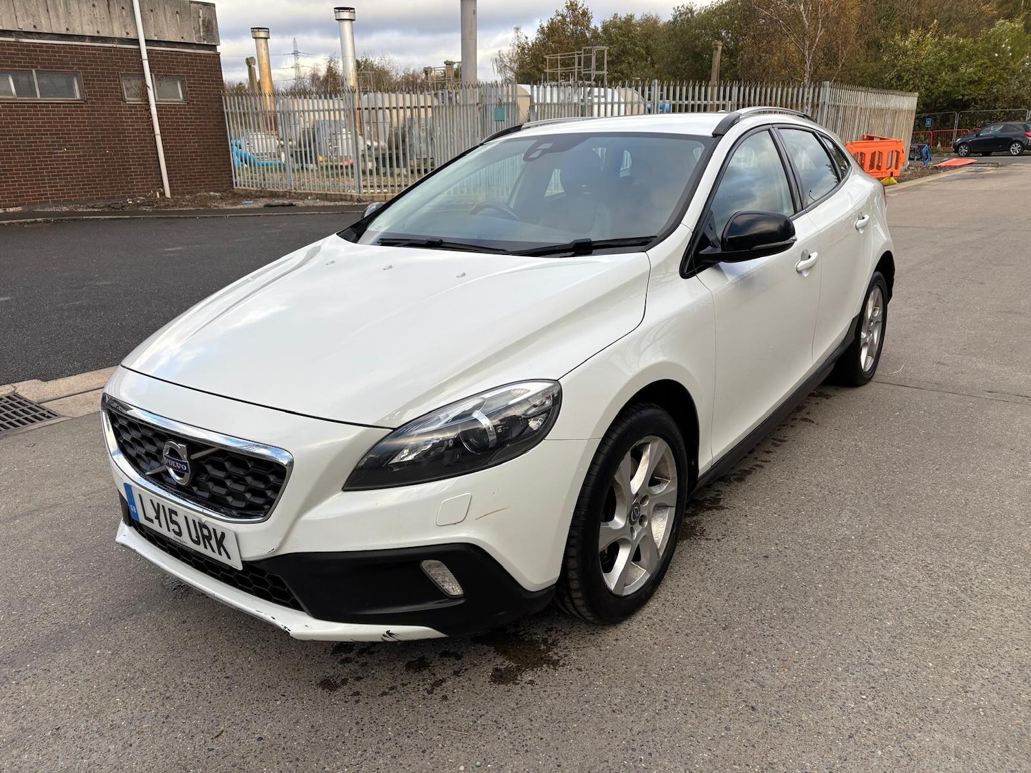 Used Volvo V40 Cross Country 2015 for sale - 76976714: Photo 3