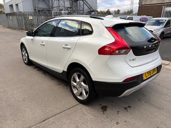 Used Volvo V40 2015 for sale - 76976714: Photo