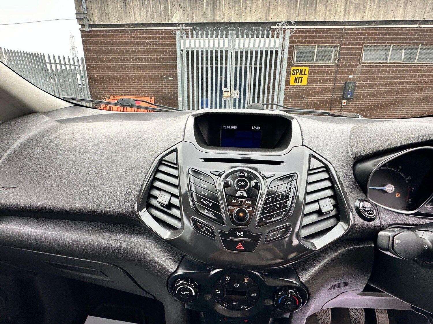 Used Ford Ecosport 2017 for sale - 76095108: Photo 16