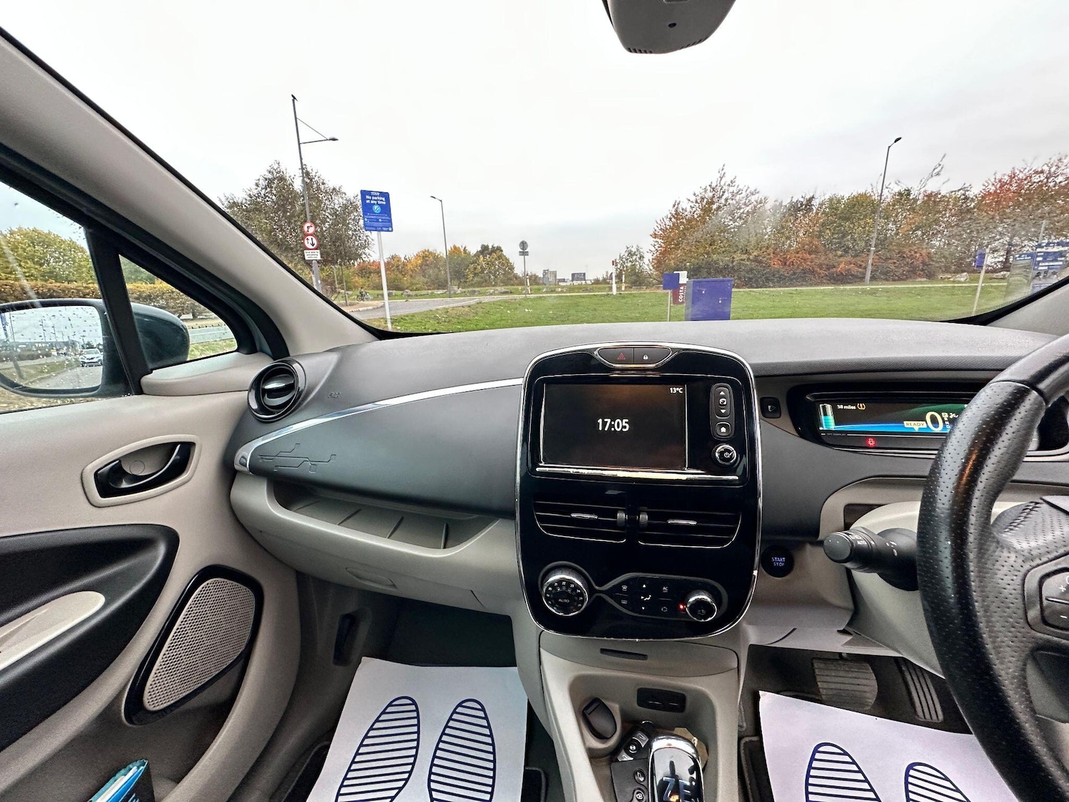 Used Renault Zoe for sale - 76976772: Photo 17