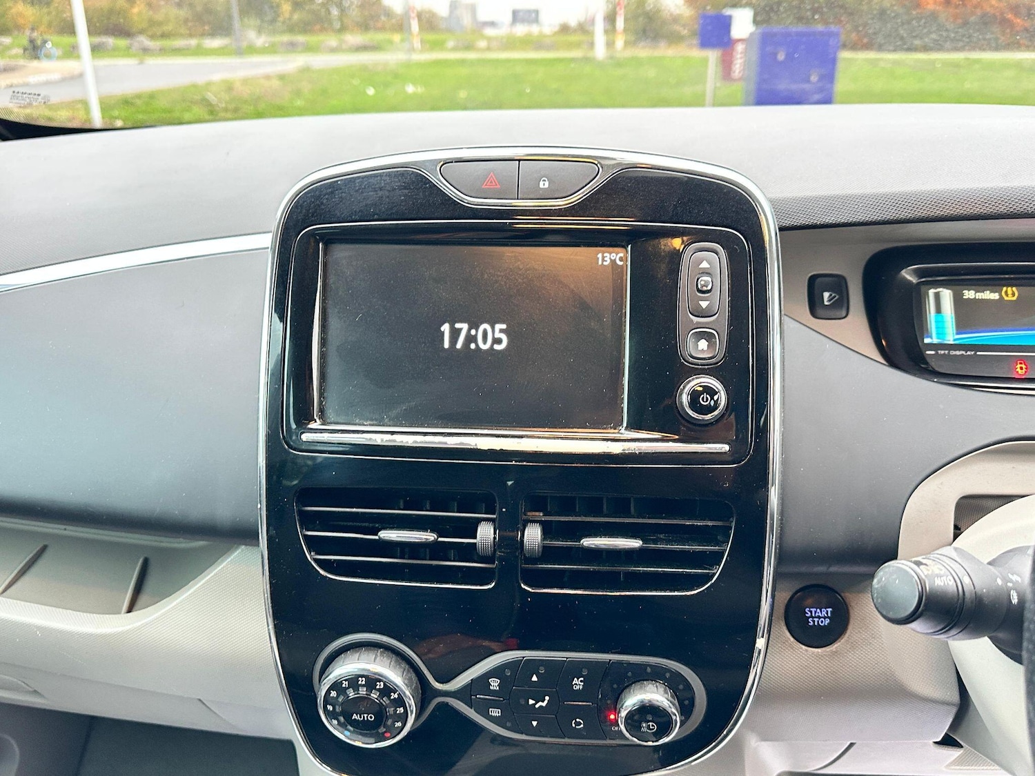 Used Renault Zoe for sale - 76976772: Photo 33