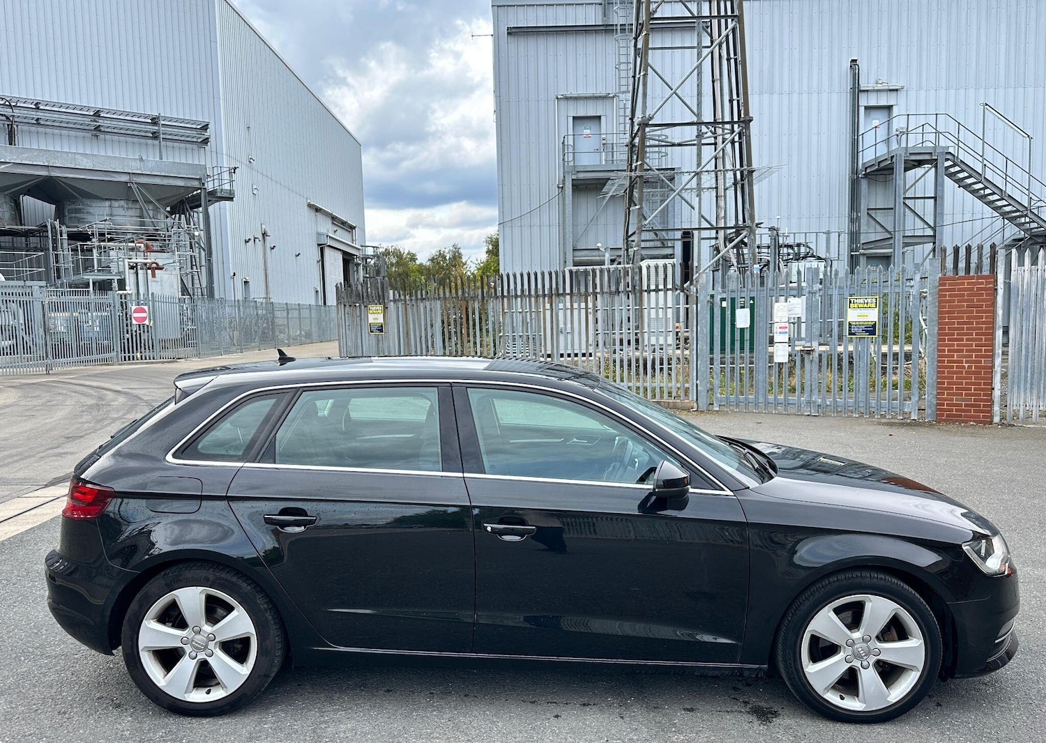 Used Audi A3 2015 for sale - 76988115: Photo 10