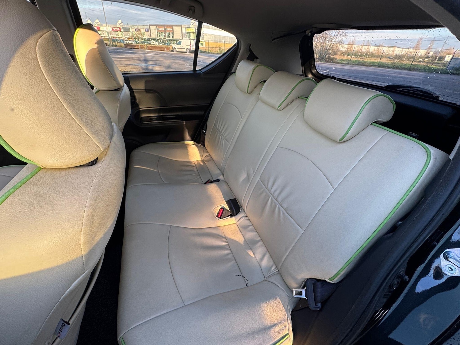 Used Toyota Aqua for sale - 77440309: Photo 13